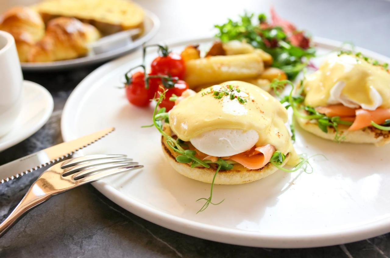 The Howard Prince Hotel Taichung Exterior photo Eggs Benedict