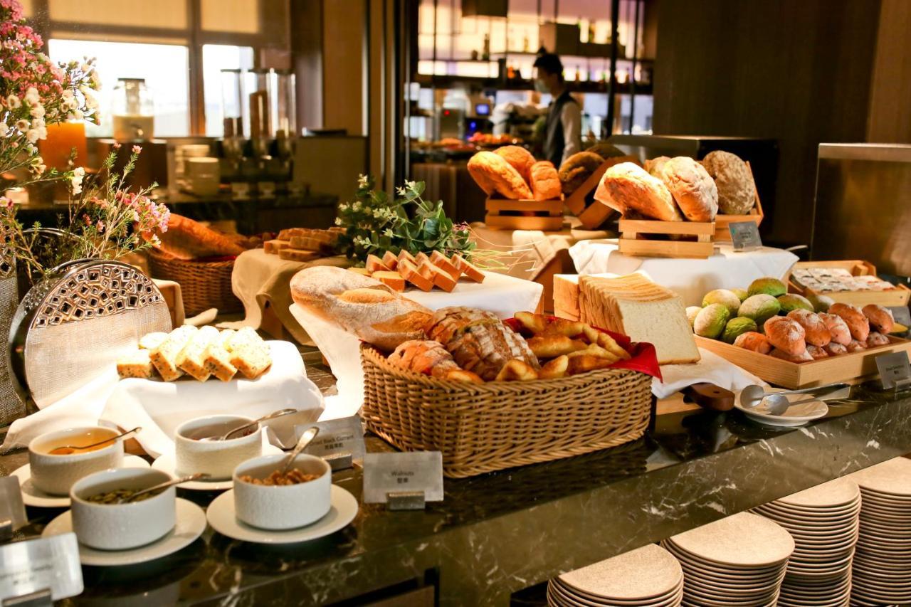 The Howard Prince Hotel Taichung Exterior photo A bread station at a buffet