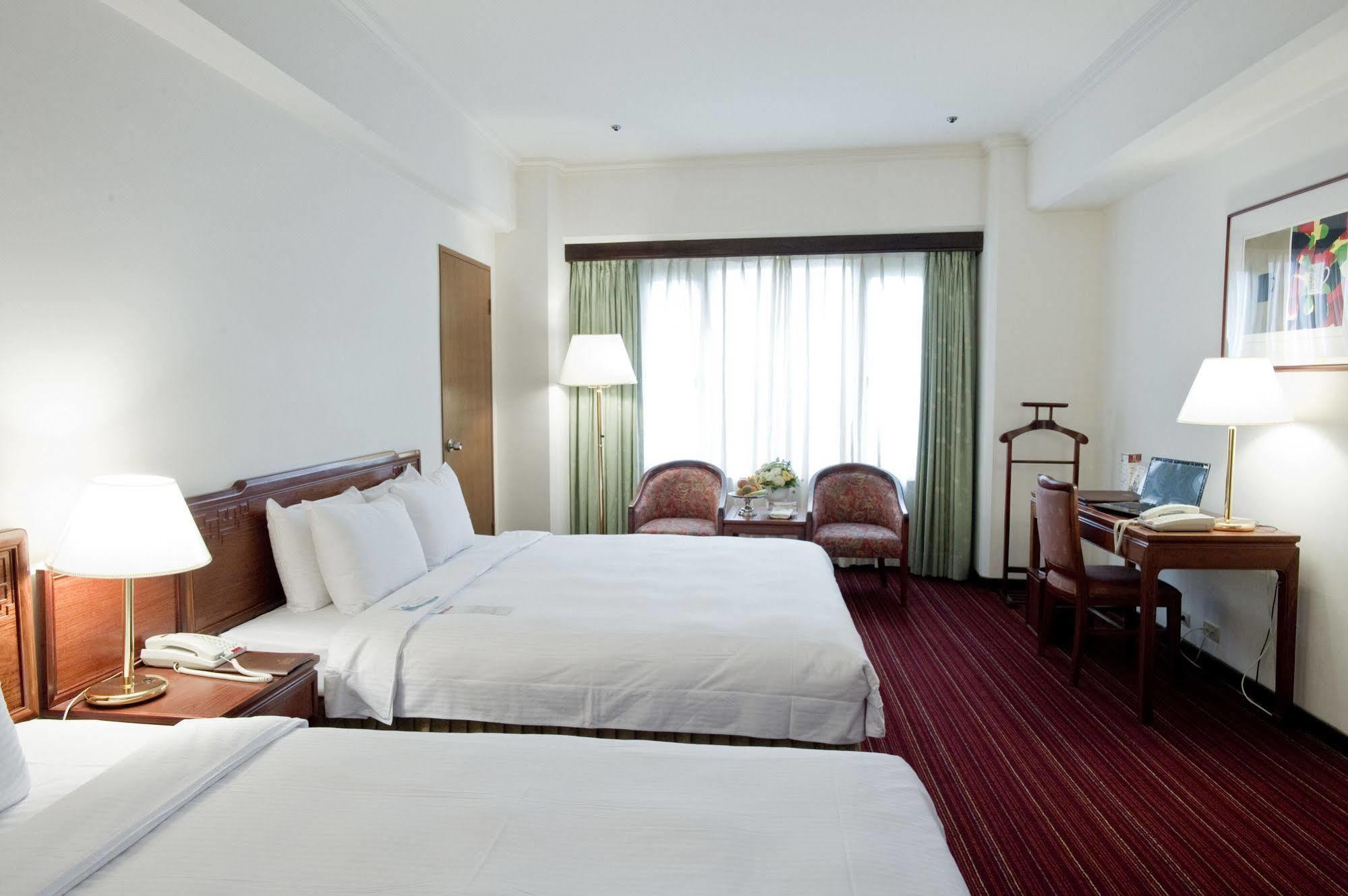 The Howard Prince Hotel Taichung Exterior photo Deluxe Room