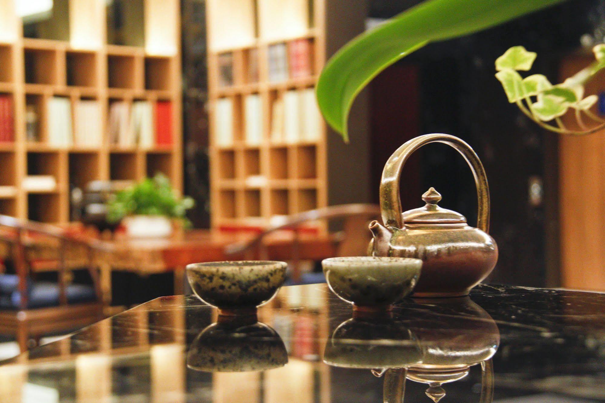 The Howard Prince Hotel Taichung Exterior photo A tea ceremony