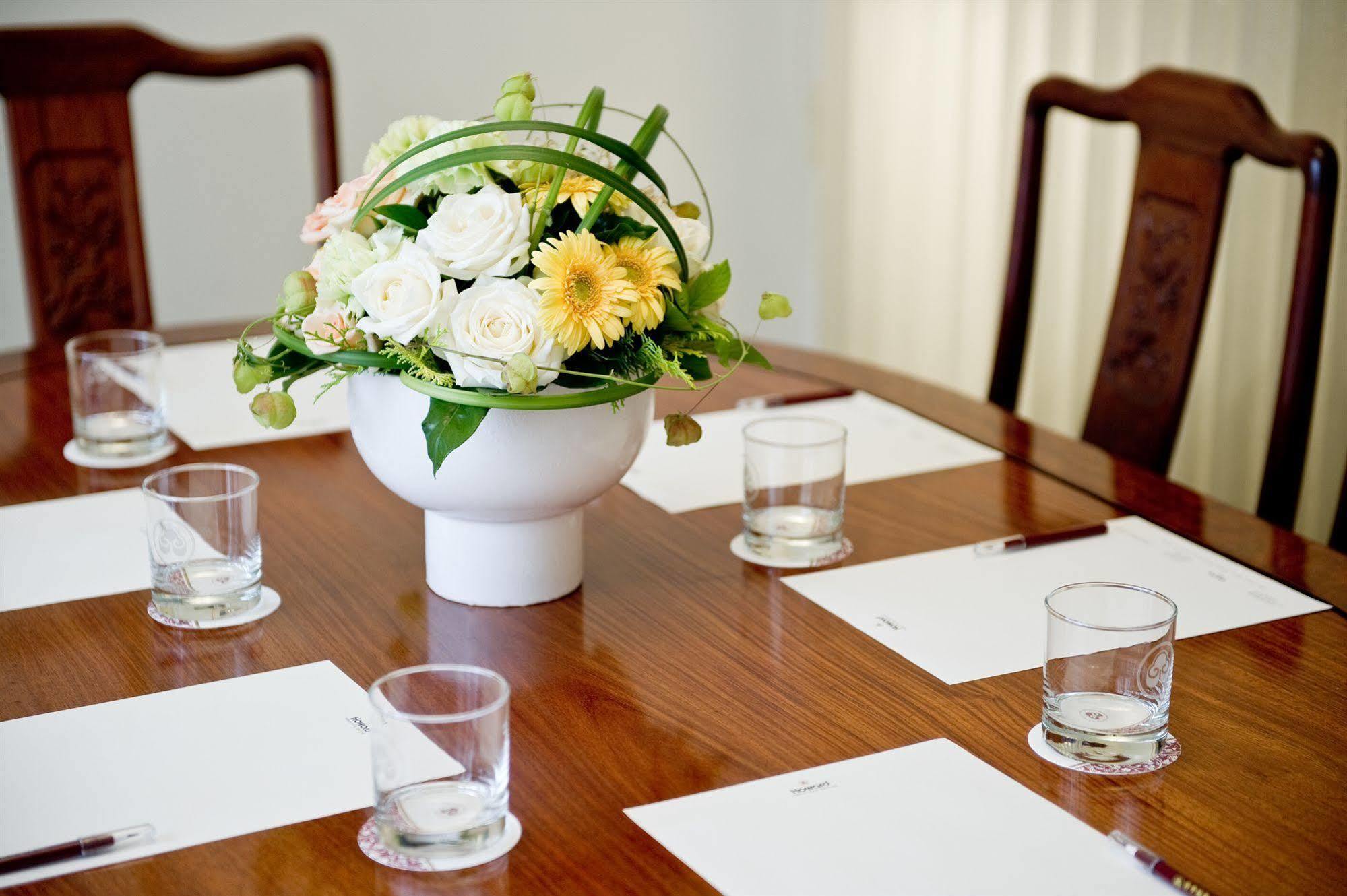 The Howard Prince Hotel Taichung Exterior photo A table set for a meeting